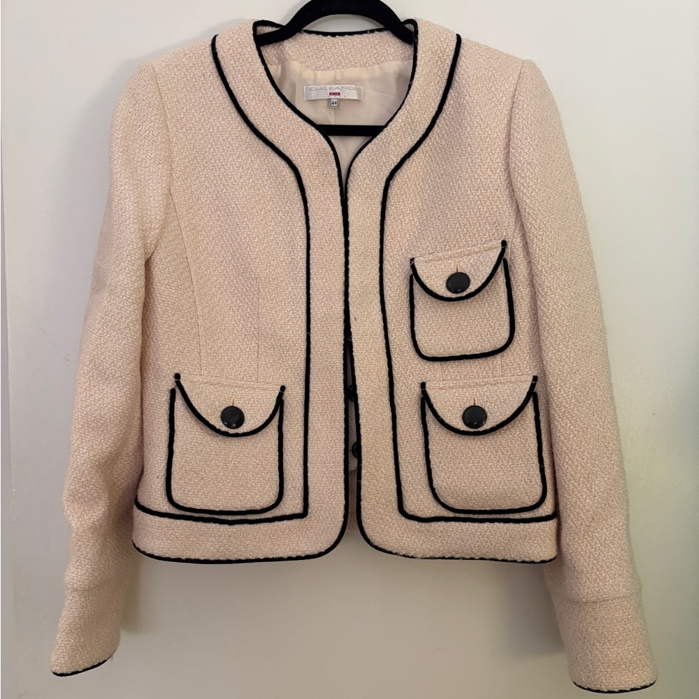 Galeande Chic Wool Cream Blazer with Black Accents